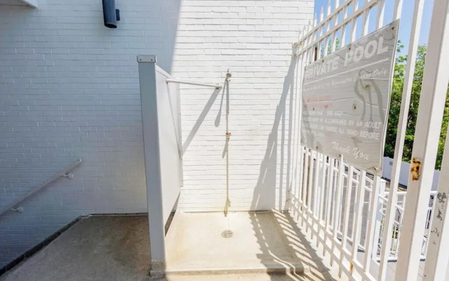 Wilmington Avenue 50 #102