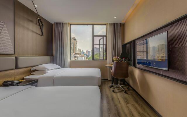 IU Hotel·Kunming Yuantong Mountain Cuihu Park