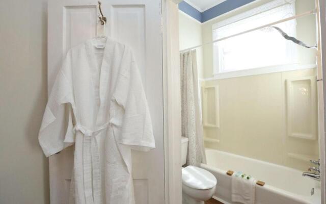 Historic Sevilla House Bed And Breakfast