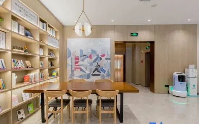 HanTing Hotel (Longyan Railway Station)