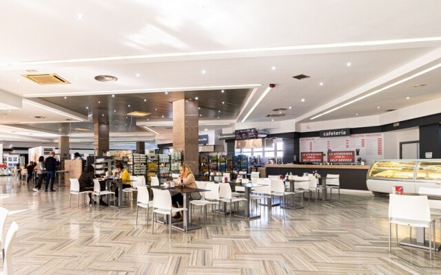 Hotel Abades Manzanil