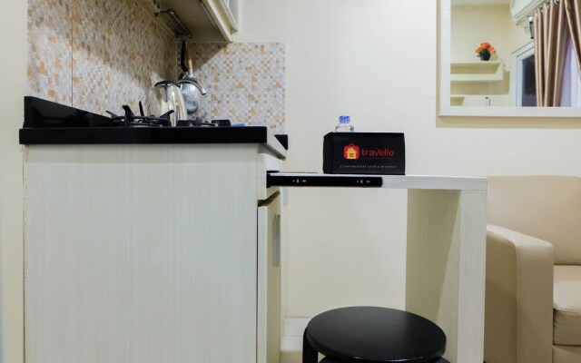 Modern and Comfy 2BR Green Pramuka Apartment