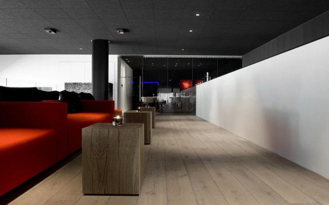 Carbon Hotel - Different Hotels