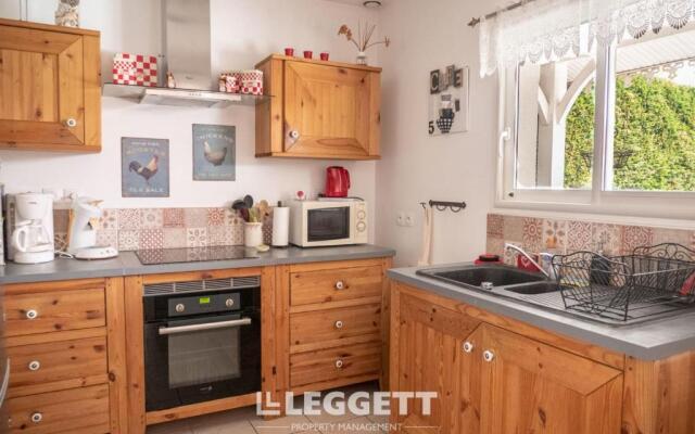 Beautiful Louisiana villa sleeps 6 with pool