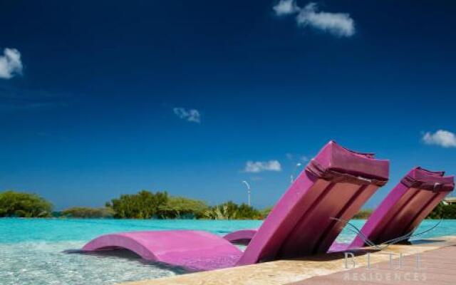 Executive Real Estate at Blue Residence