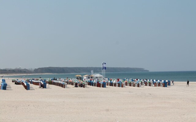 Charming Bungalow with Fenced Garden in Bastorf