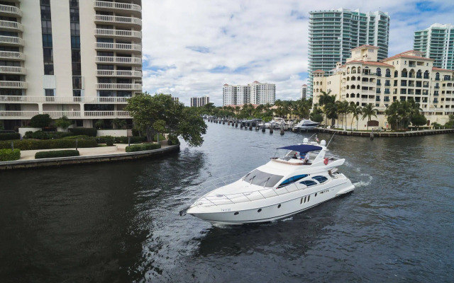 Miami Beach Luxury Yacht Charters