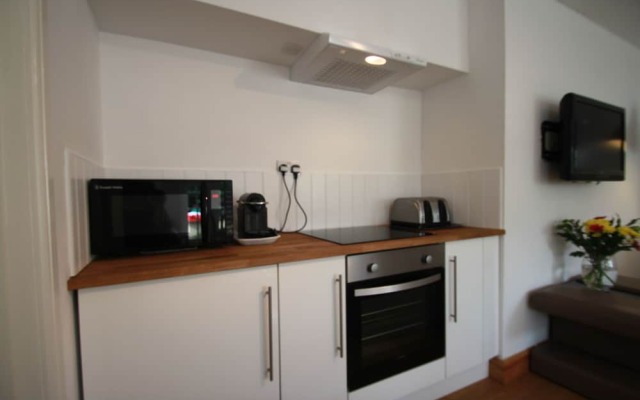 Just B - Apartment 4