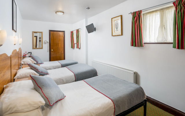 OYO Abbey Hotel, London Shepherd's Bush Market