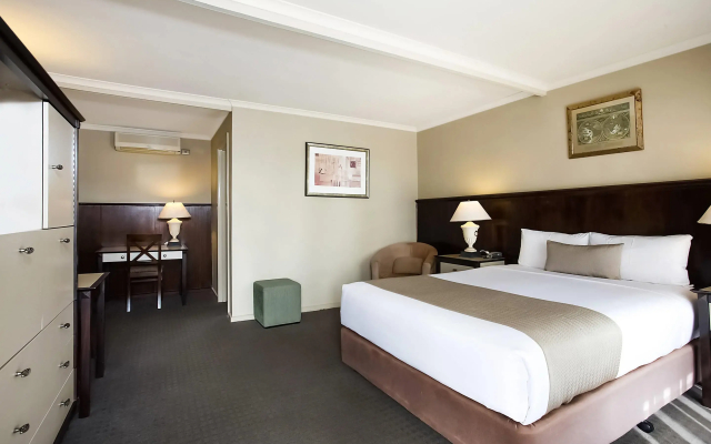 Comfort Inn On Raglan