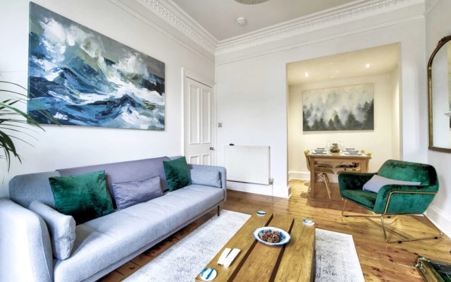 Guestready - Modern Classic Edinburgh Home With Free Parking