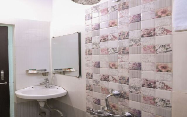 OYO 13809 Hotel Siddhant