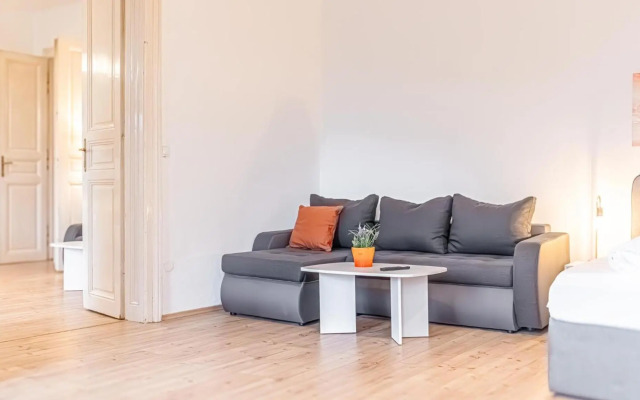 attractive 2BR Apt. Near AKH- Ideal for Longstays