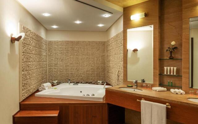 Le Meridien Al Aqah Beach Resort