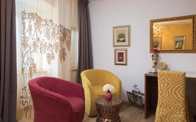 Romantic Luxury Rooms