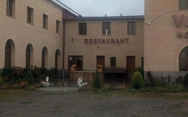 Van - Hotel & Restaurant Complex