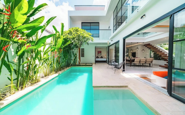 Villa Blue Water by GORO