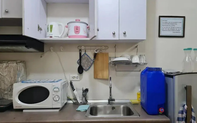 Staycation at Grace Condo Near BGC