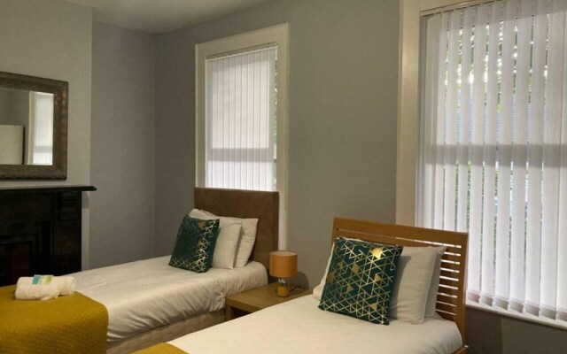 So-fresh So-clean Beautiful 3-bed House n Belfast