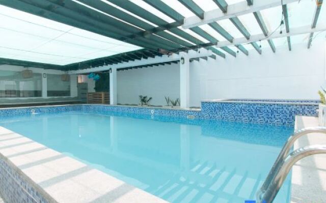 RedDoorz @ Sun Miles Condominium