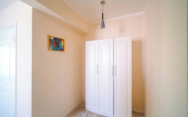 Eagle Town Service Apartment