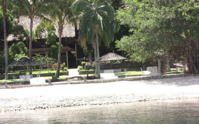 Pandu Lakeside Hotel Tuktuk