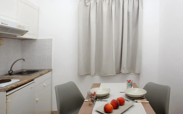 Iraklis Studios & Apartments