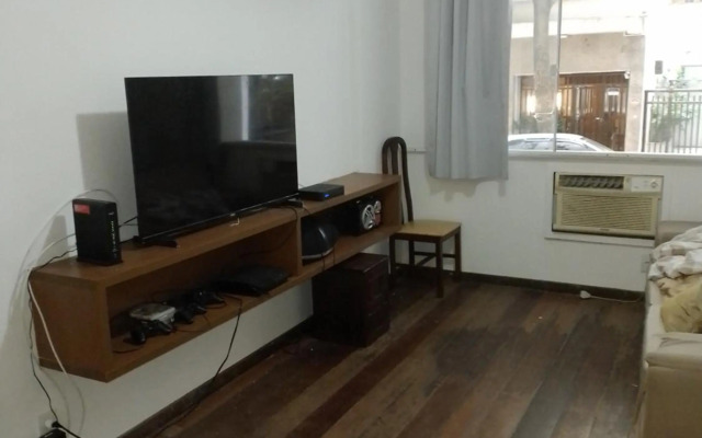 Apt inteiro 1 minuto da praia