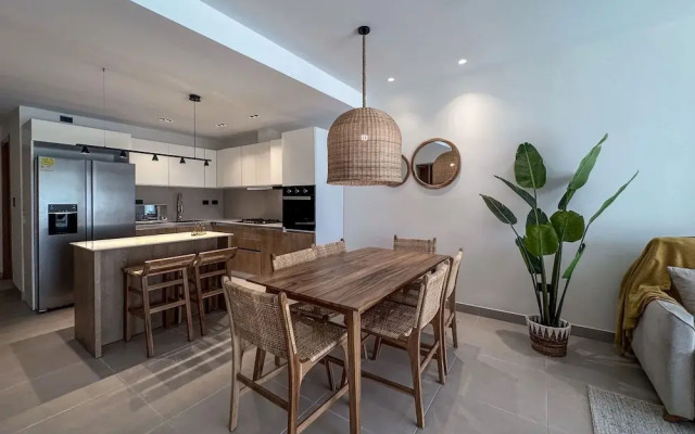 Spectacular Golf Front 3BR Apartment!