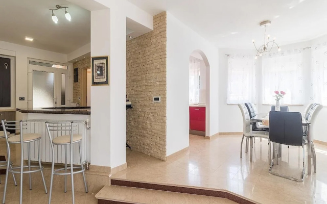 Luxury Villa Maxima