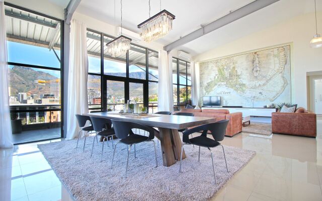 Hillhouse Penthouse 7th Floor