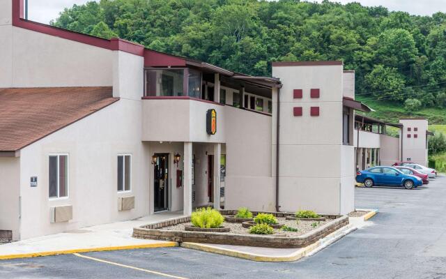 Super 8 by Wyndham Bridgeport/Clarksburg Area