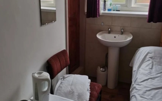 Swan Inn, Heathrow Airport