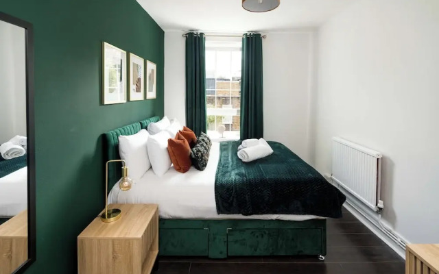 Sunny 2B/1B Flat nr Borough Market, Central London