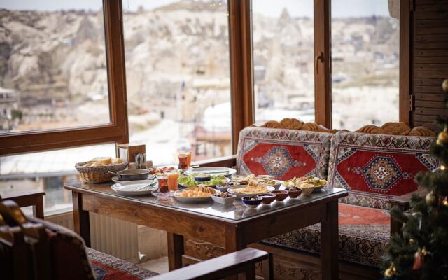 Zeus Cave Suites