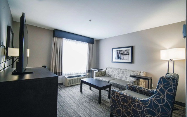 Best Western Plus Chocolate Lake Hotel