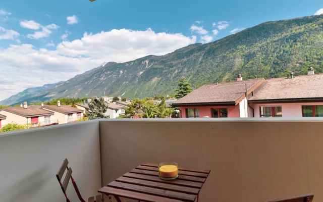 Nice and Recent Apartment Ideally Located in Martigny, Self Check-in