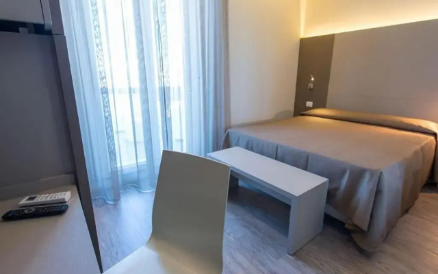 Hotel 2000