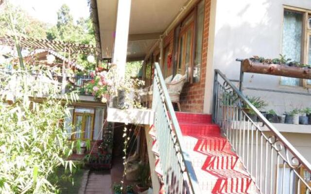 Live Away Home 1 - Kalimpong