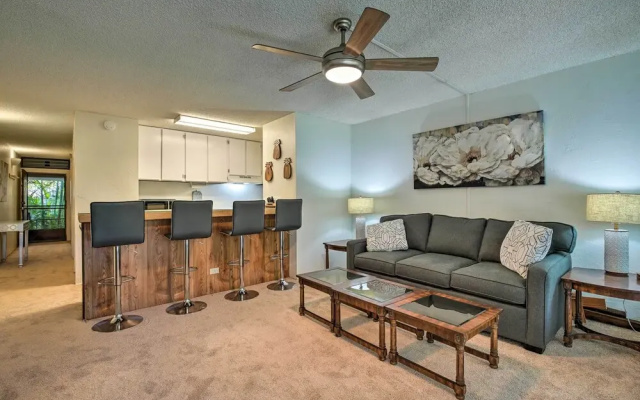 Breezy Condo w/ Screened Lanai in Kailua-kona!