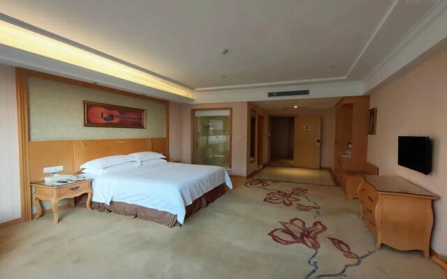 Vienna Hotel (Guangzhou Baiyun Airport Zhongluotan)