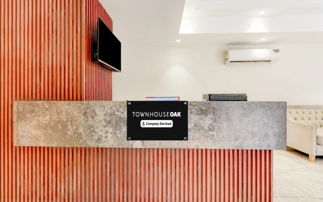 Super Townhouse Oak Sector 39 Medanta