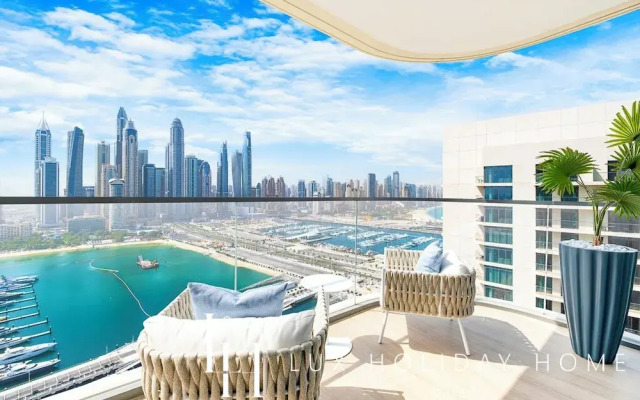 LUX The Marina Vista Beachfront Suite 3
