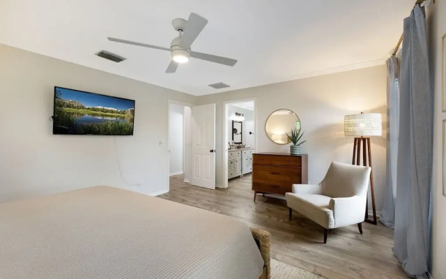 Bean Point Bliss 3 Bedroom Home by RedAwning