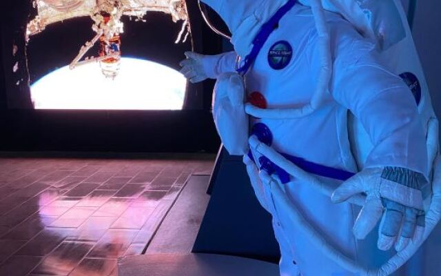 Space Night Capsule Hotel