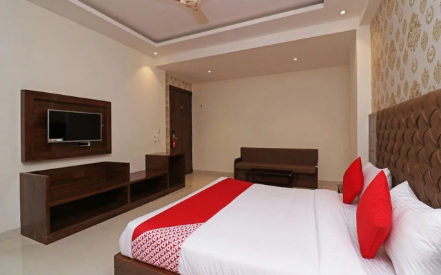 Capital O 16651 GRD SUITES