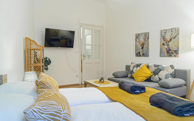 Economy Apartment well connected to the whole city