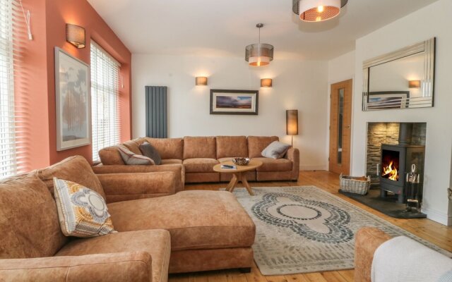 Haul A Gwynt, Pwllheli