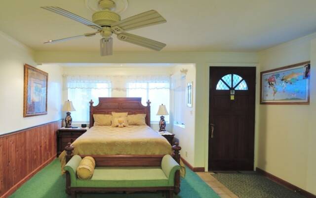 Hawaii's Hidden Hideaway Bed & Breakfast