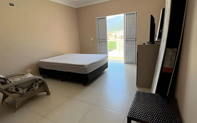 Casa com piscina em Boraceia